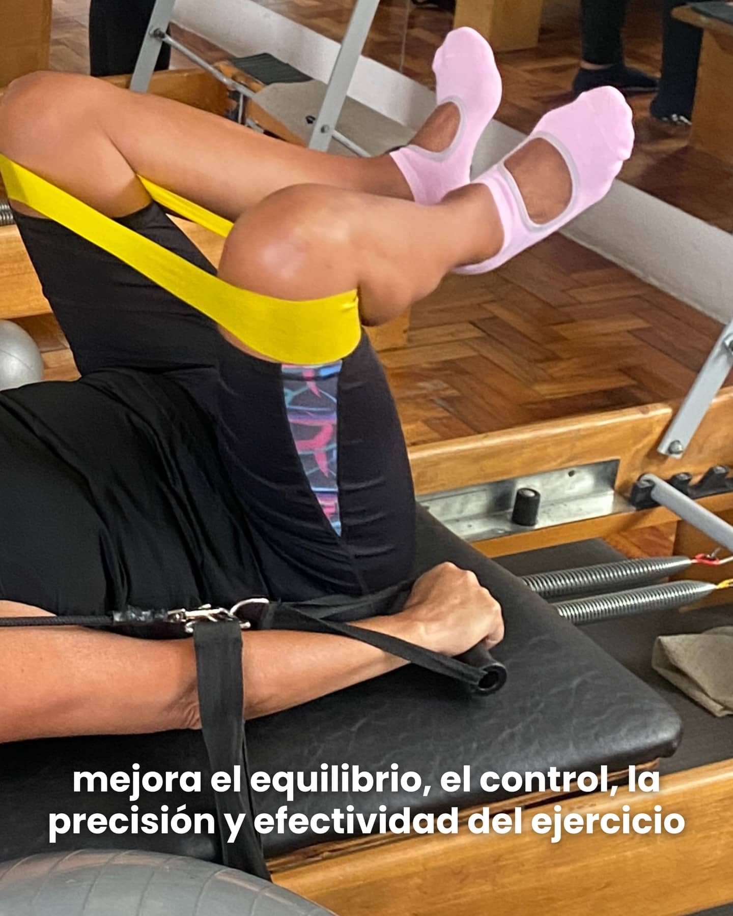 Trabajo de precisión en Reformer, con bandas y springs